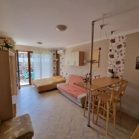 Apartments Primorsko 3* 프리모르스코