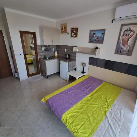 Apartments Primorsko Apartmanhotel 3*