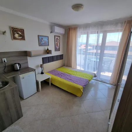 Apartments Primorsko 3* Primorszko