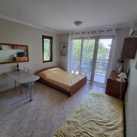 Апартхотел Apartments Primorsko