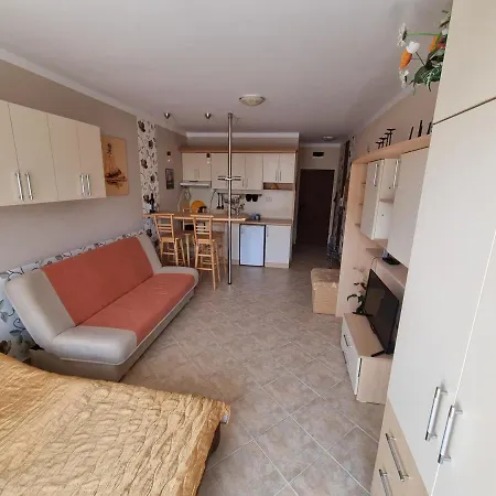 Apartments Primorsko 3* Primorszko