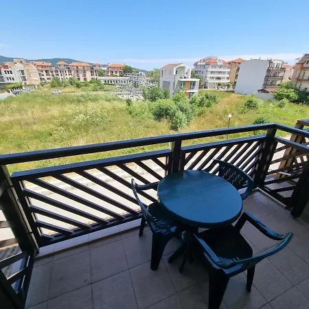 Apartments Primorsko 3* Primorszko