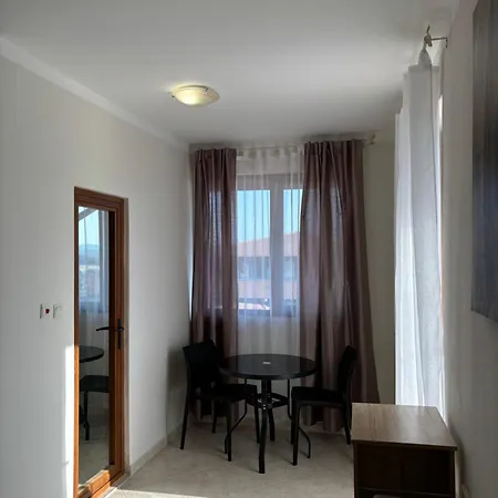Apartments Primorsko Апартхотел 3*