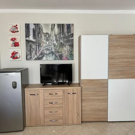 Apartments Primorsko Приморско