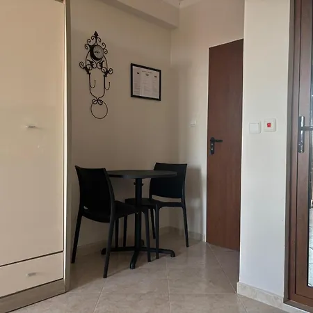 Apartments Primorsko 3*